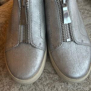 FRYE mules clogs slipons silver leather 9